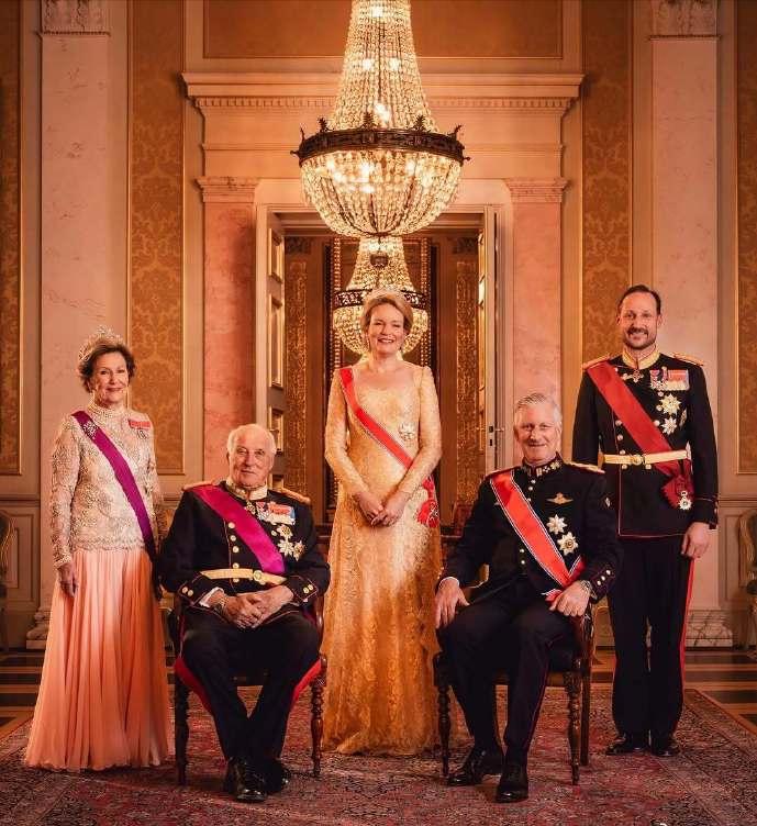 3月24日，为欢迎来访的比利时国王菲利普和王后马蒂尔德，挪威国王哈尔拉在奥斯陆王