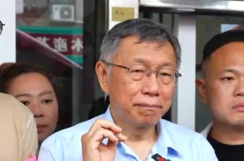 针对陆配李贞秀近期开撕民众党主席黄国昌等人，民众党前主席柯文哲表示，在“立法院”