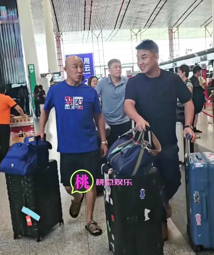 国乒出发瑞典大满贯，喜欢的教练都参加，看着他们有说有笑真好。国乒今日出发