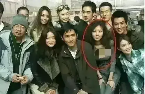 问了一圈，没人知道这个明星是谁？