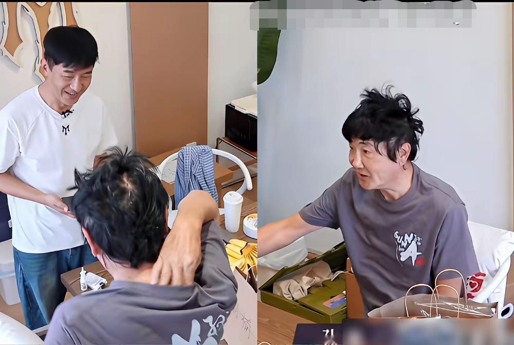 呵呵，生活中的孙楠怎么变成了这个模样？一副蓬头垢面邋遢的样子。头发乱糟糟的，