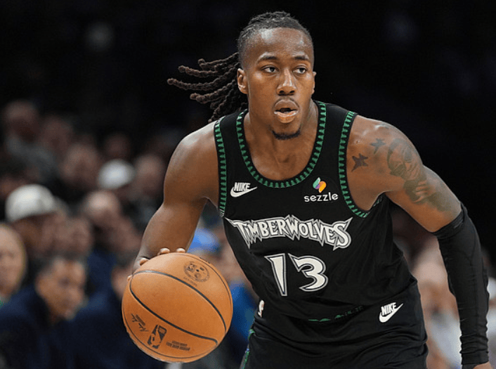 爱德华兹&迪温琴佐伤退, 多森姆43分带领森林狼3-1领先掘金