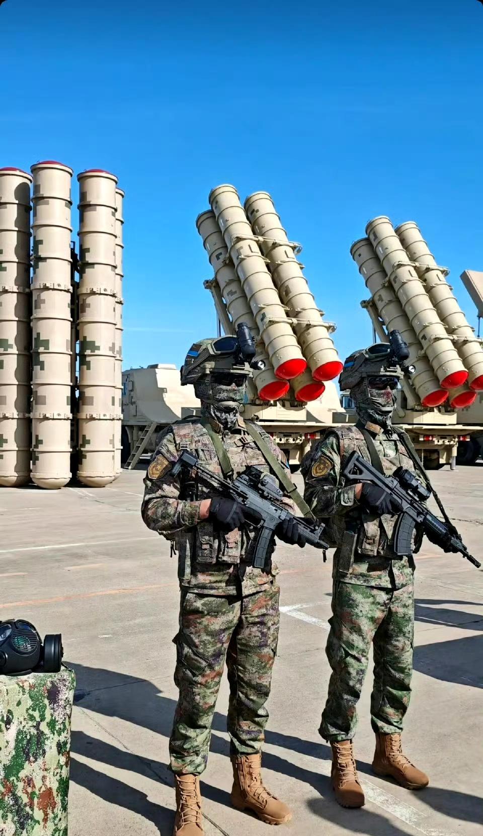 威武的气势溢出屏幕！如果说九三阅兵宣告我军完成全面现代化，那么长春航展就是现代化