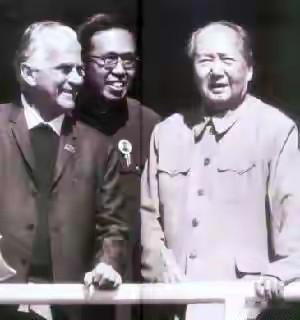 毛泽东思想将永照全球！西方哲学的理论基础是建立在基督教理论基础上的。千百
