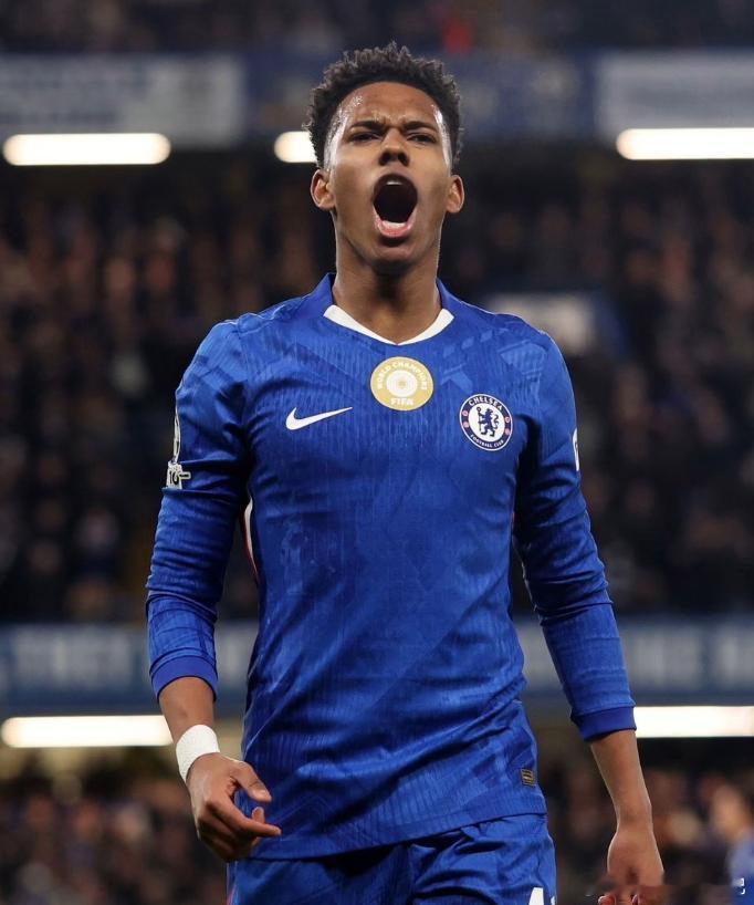 埃斯特旺欧冠正面打爆亚马尔！切尔西新王3球完胜巴萨未来之星