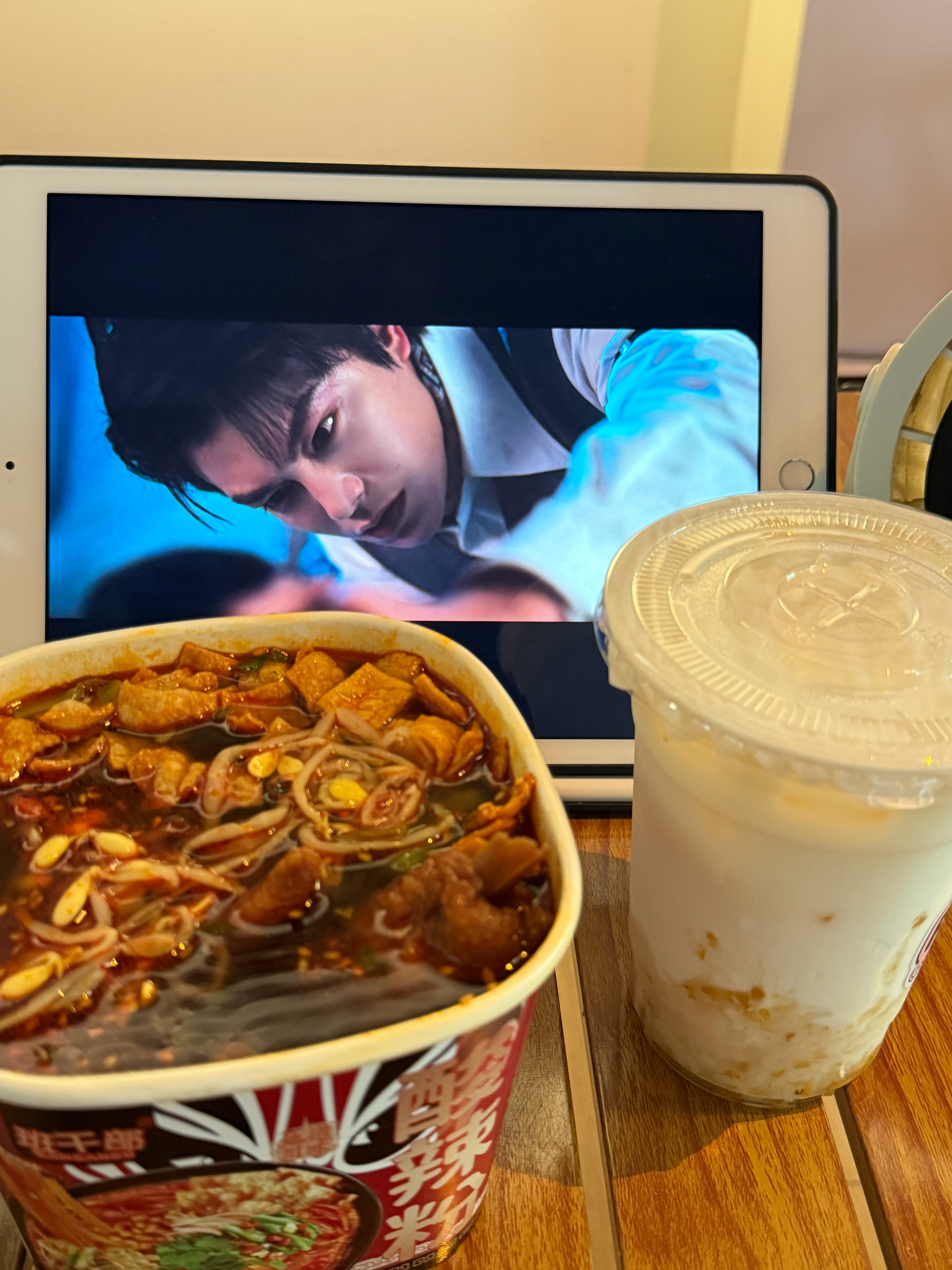 我现在才吃午饭！
