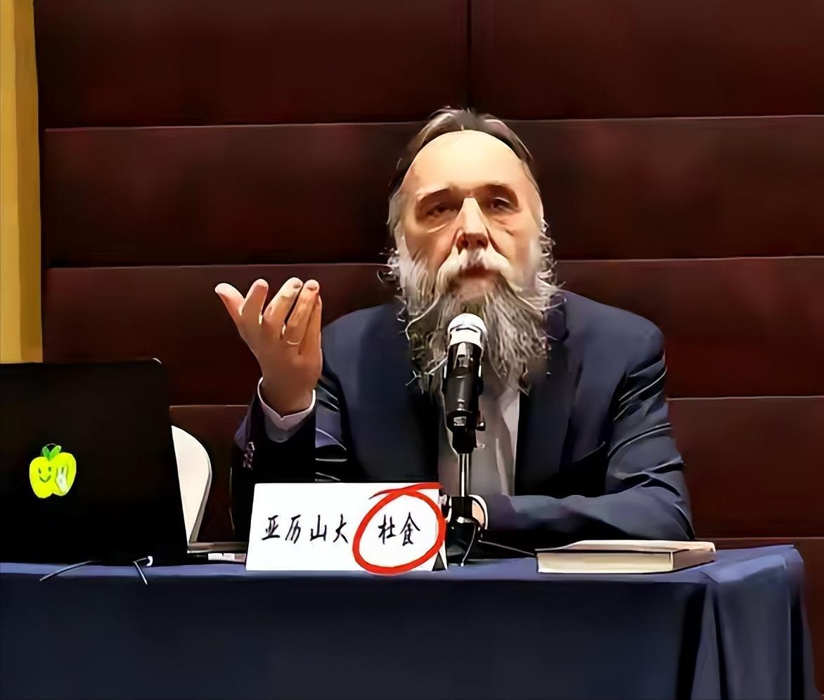 “下一个就是中国？”杜金这句话刚落地，有些人就慌了。慌什么？美国敢在加勒比海撒野