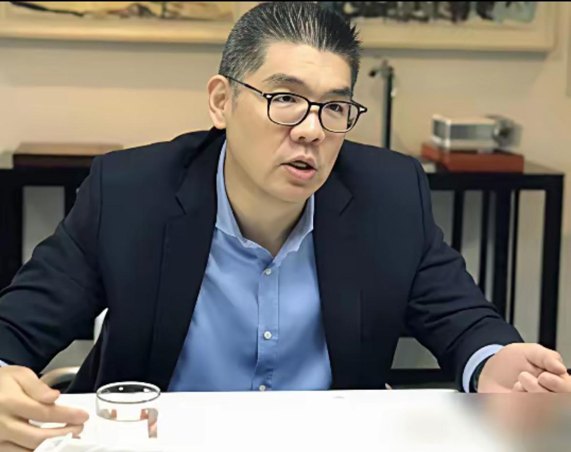 国民党前副主席连胜文今（17日）在脸书发文表示，我的父亲曾经担任台大政治系主任及