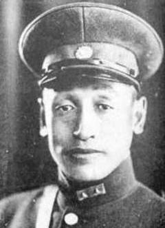 1937年，东北军连长于文俊带人冲进了王以哲的卧室，说了一句：“对不住了！长官，