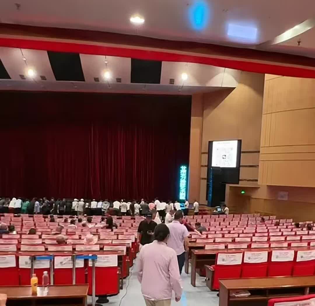 安万剧团宁夏演出遇冷，剧院内部并没有多少人看安万大戏。安万这次去银川演戏，并
