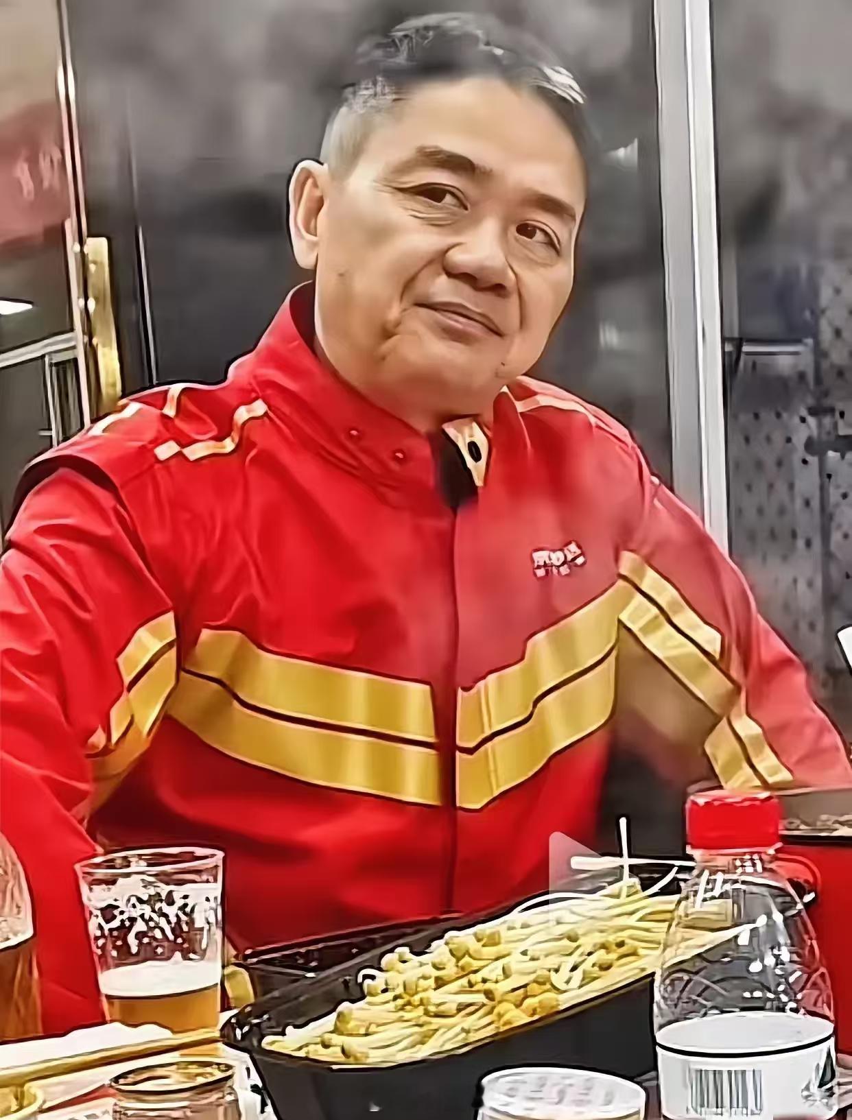 京东2025年二季度收入为3,567亿元人民币（约498亿美元），同比增长