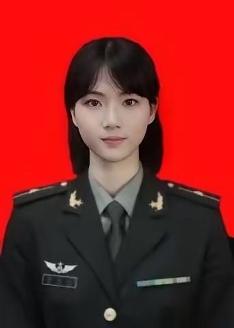 徐枫灿，1999年10月出生，女，汉族，浙江金华开发区罗埠镇人，十四届全国人大代