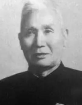 1938年，128师俘获2名日军。下属请示师长王劲哉如何处置。王劲哉没有任何犹豫