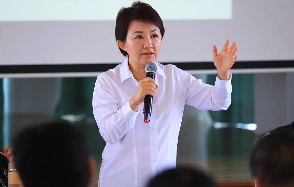 蓝营多人出席“纪念七七抗战”活动，卢秀燕对被打日本人表态日前，国民党副主席季