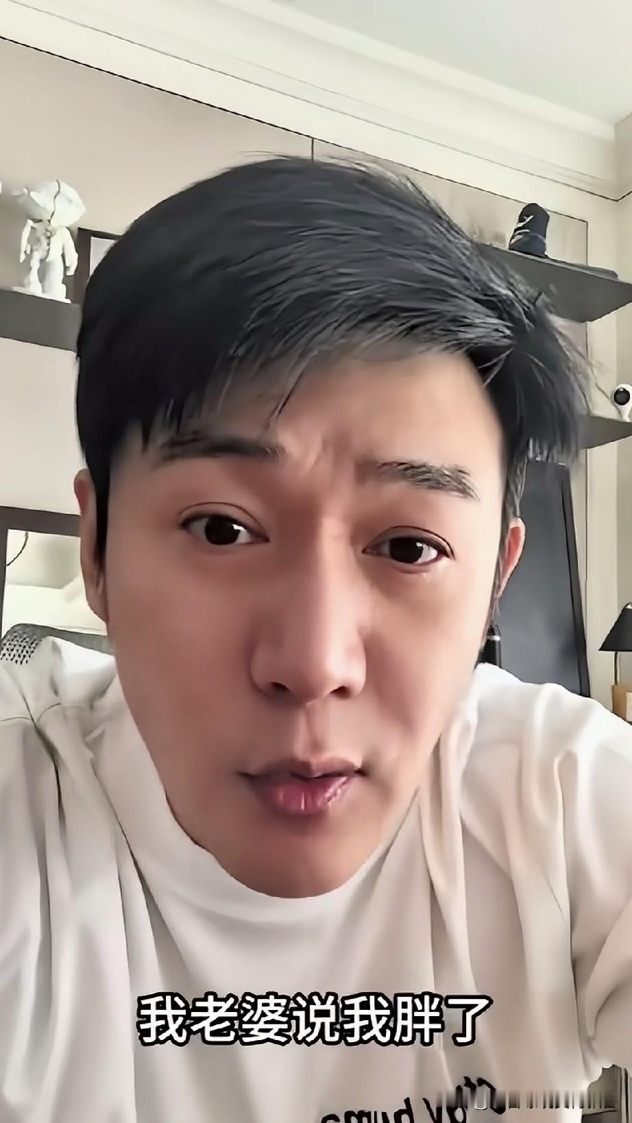 陆毅参加综艺节目时，他老婆鲍蕾说他胖了，上镜不好看。陆毅一称体重，竟有168斤，