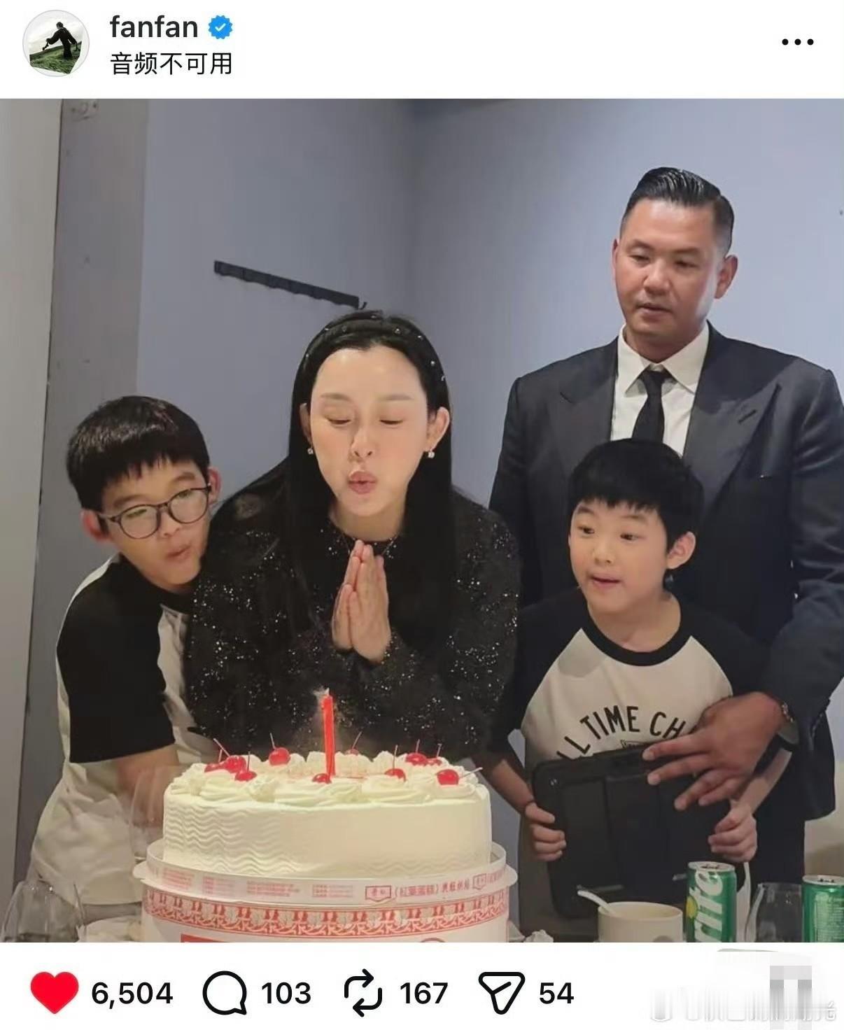 哇哦，飞飞和翔翔愈发可爱帅气啦！11岁的飞飞和翔翔是异卵双胞胎。3月18日是妈