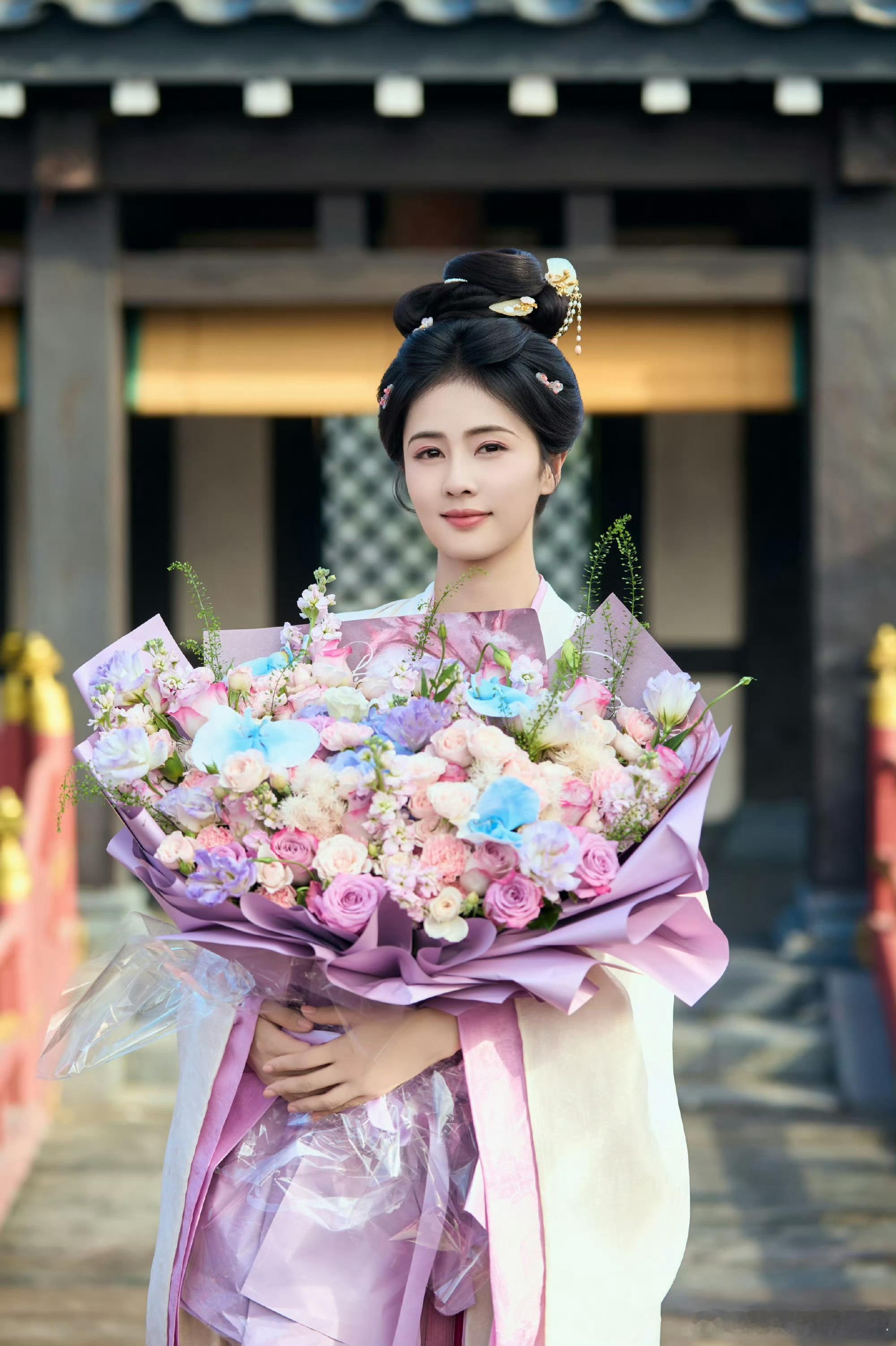 白鹿表面柔弱嫡女实则复仇黑莲花白鹿《莫离》叶璃人设天花板！从骊山孤女到携婚书入