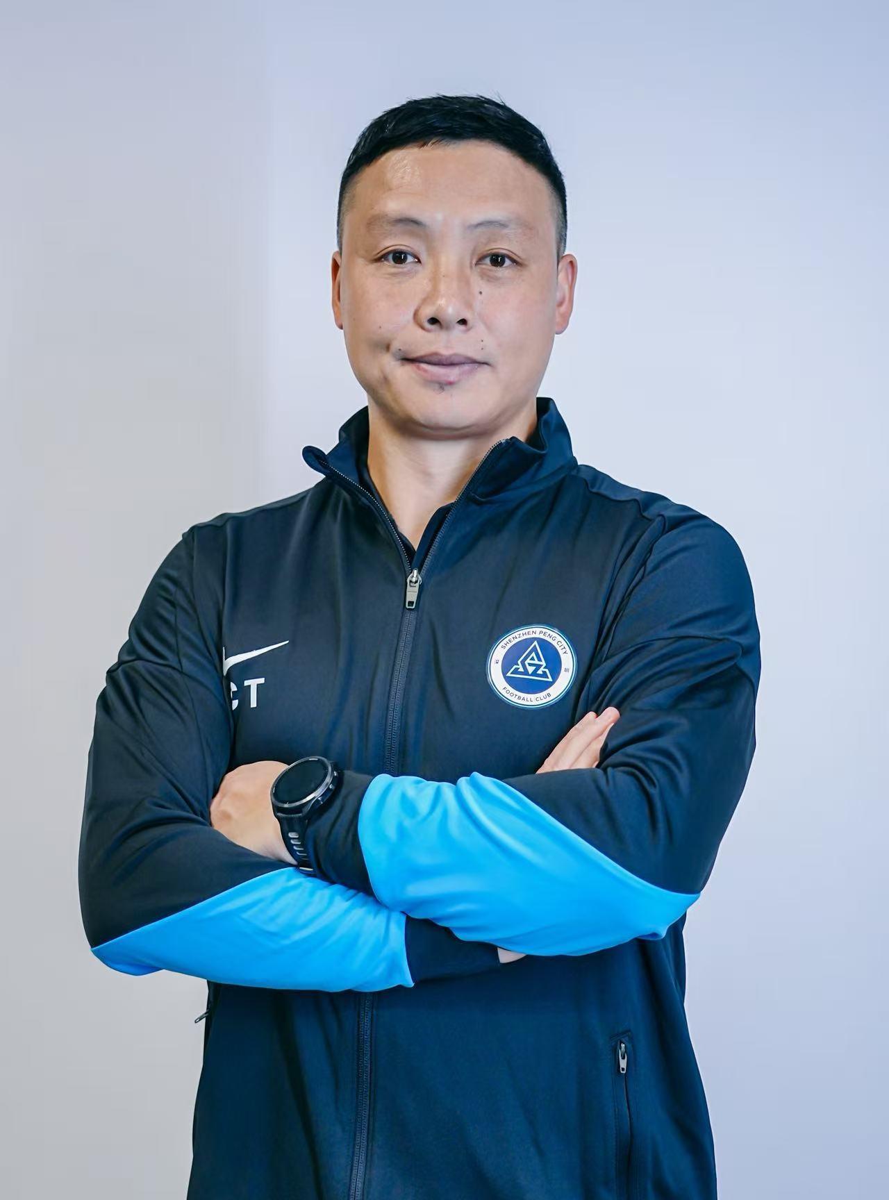前国脚陈涛火速加盟深圳新鹏城，助球队保级，球队两连客之后其身份可能会转变！昨天