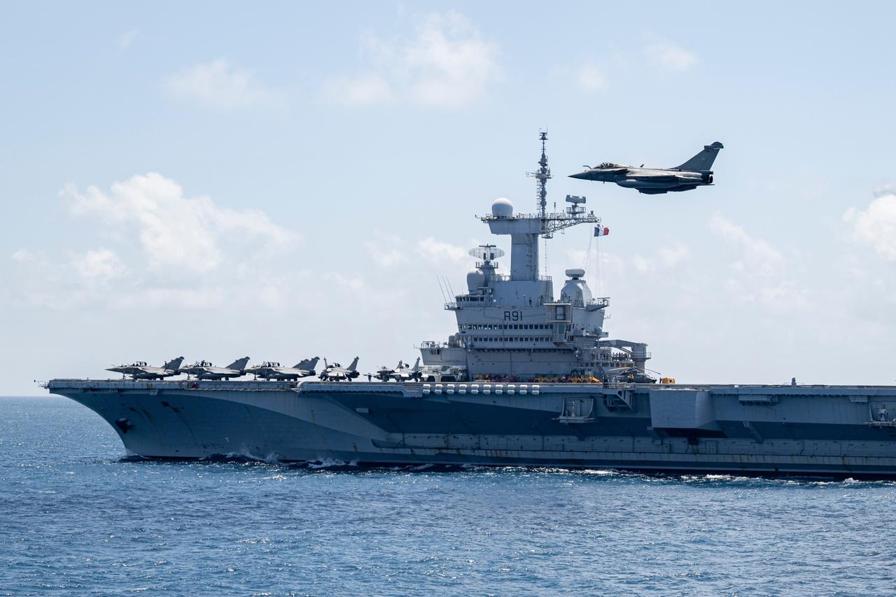 意大利国防部长圭多·克罗塞托3月5日向议会宣布：意大利、西班牙、法国和荷兰四国将