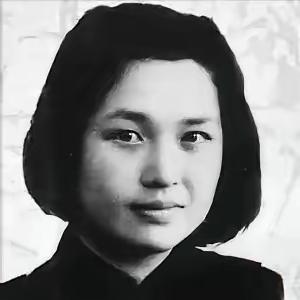 1940年，重庆军统监狱里，戴笠声嘶力竭地喊着：“继续打！打到她开口为止！”，他