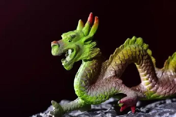 2026年一开年，属龙的朋友们就感觉不一样了，整个人像被点燃了似的，干劲满满，到