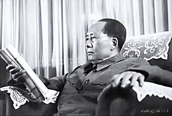 毛主席晚年坦言：1949年没一举拿下台湾是最大错误，为何错过了那次机会？毛主