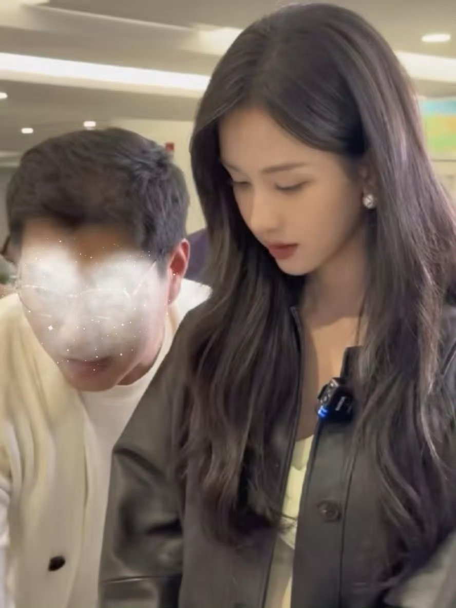 陈都灵生图界最严厉的母亲生图如此权威，不开玩笑完全是神女，这辈子没见过长的如此权