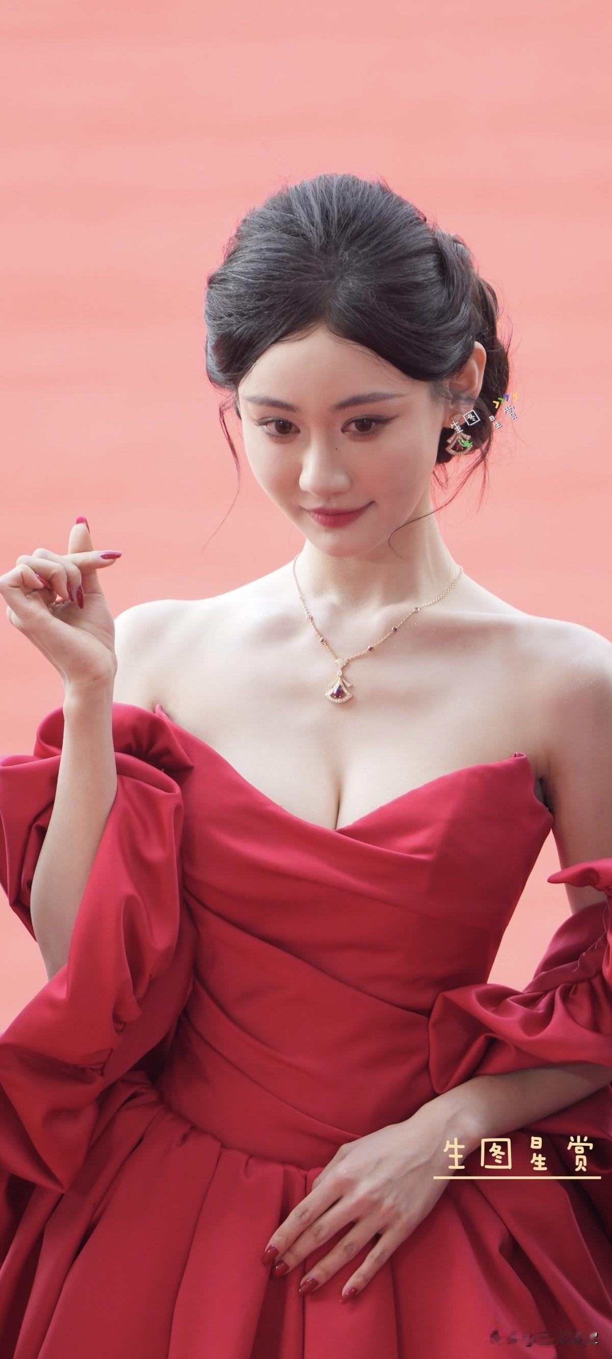 曹赛亚×微短剧之夜红毯上鲜丽的红玫瑰！！！