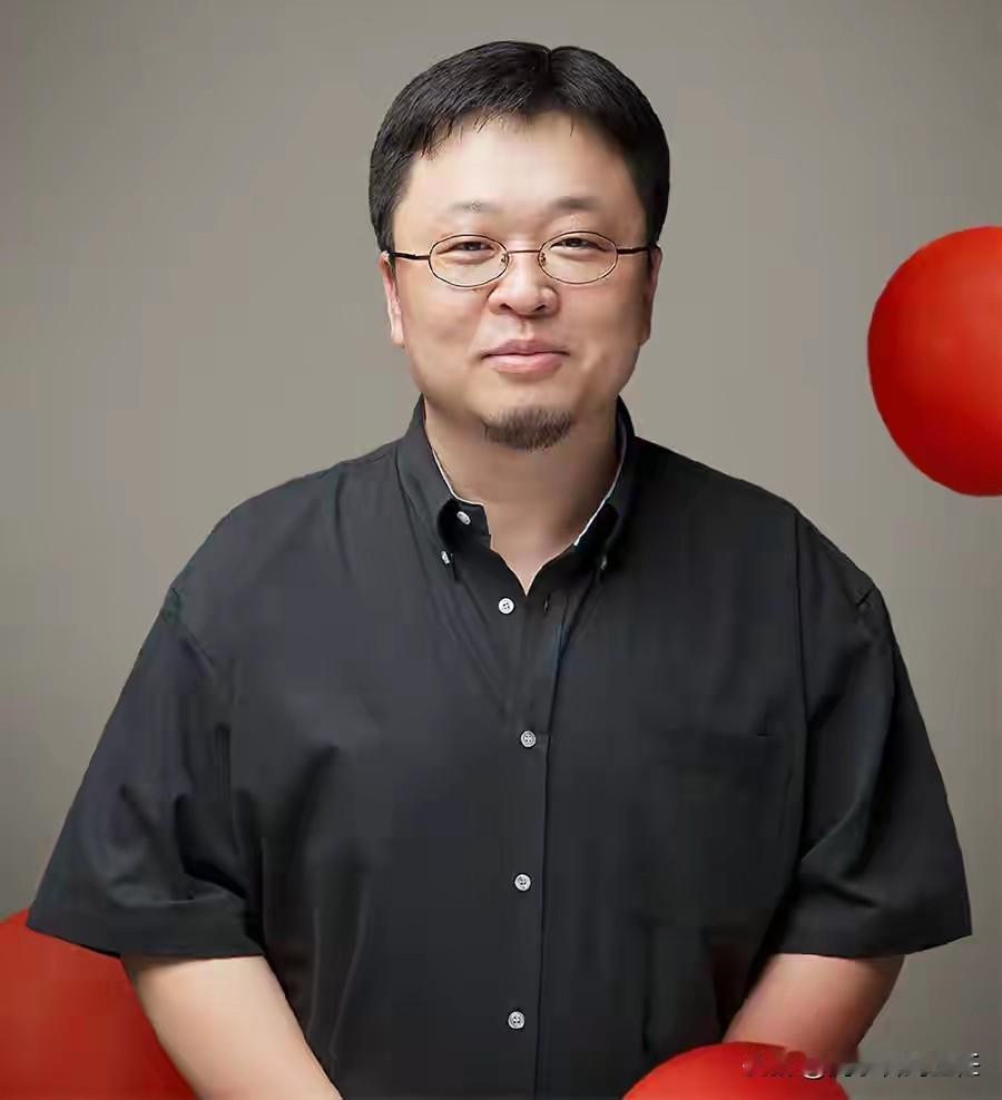 “西贝事件”都过去这么久了，它的品牌顾问华杉又出来作妖了，他拐弯抹角的内涵罗永浩