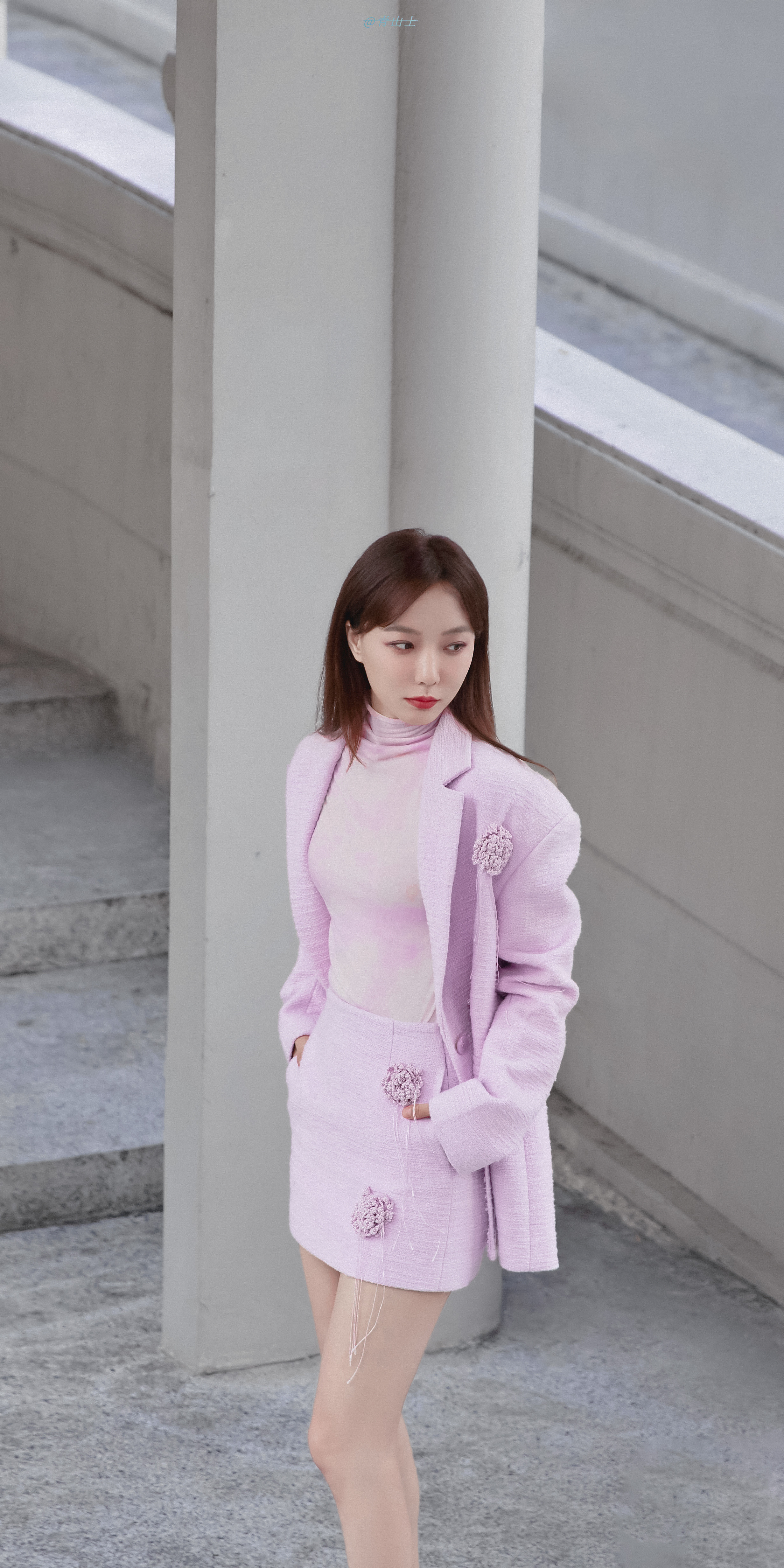 王珞丹身材也很不错很有女人味