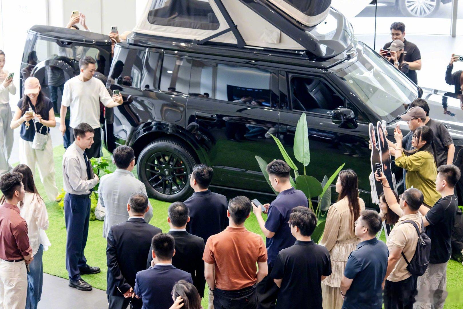 #四界集体回应余承东#四界集体转发力挺，充足资源投入产品研发，享界G9迎来交付，用户大多选择高配，豪