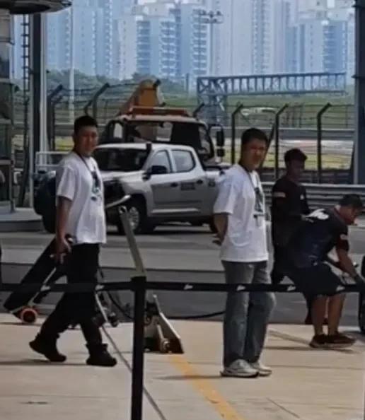 知道为什么大半天过去了，还没有王一博练车的路透传出来吗（8.11）？不是一博还