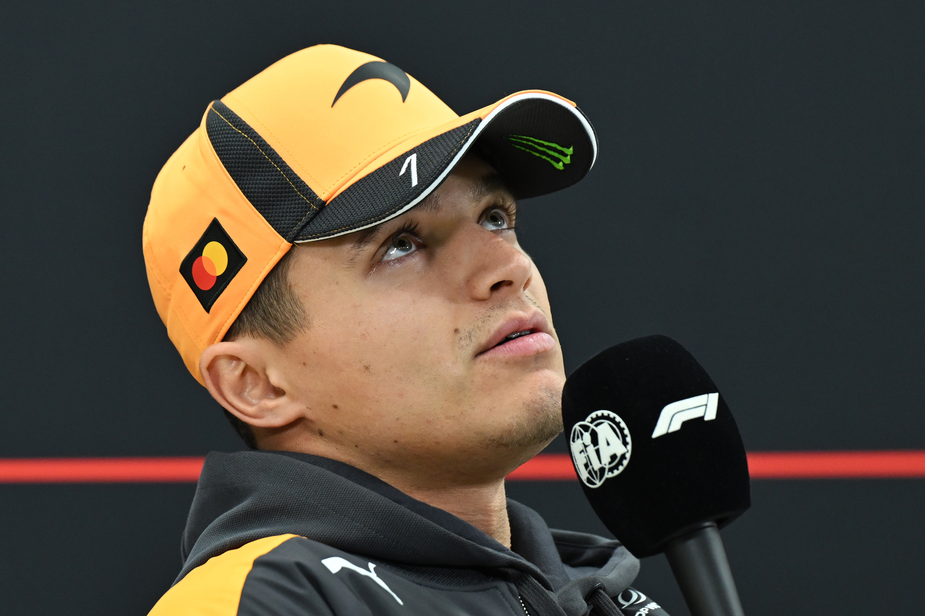 迈凯伦查明中国大奖赛双车故障的原因🔋据Motorsport获悉，诺里斯的电池收