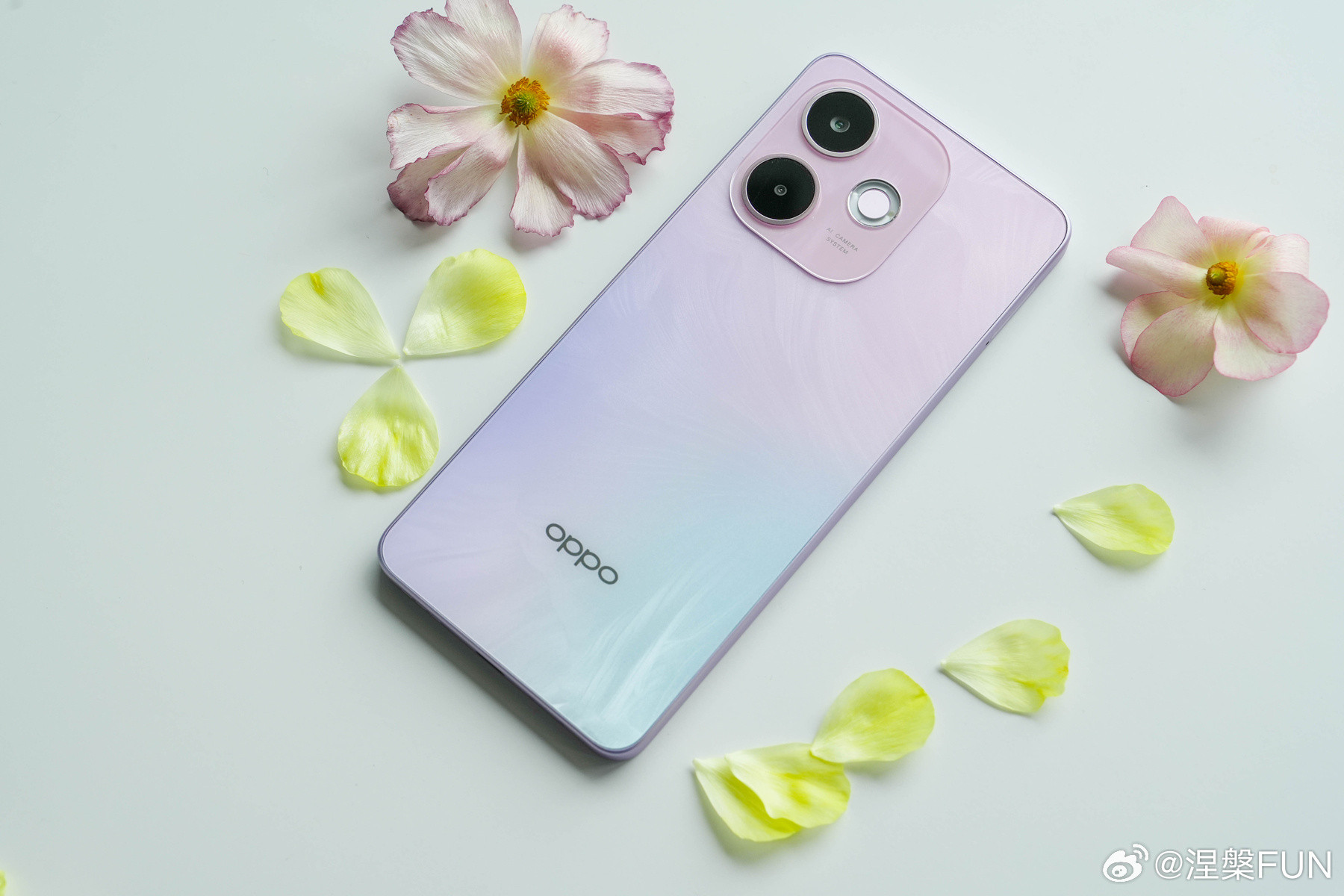 OPPOA5系列手机，因为超防水、超抗摔、超耐用，所以大卖了，现在又有OPPO