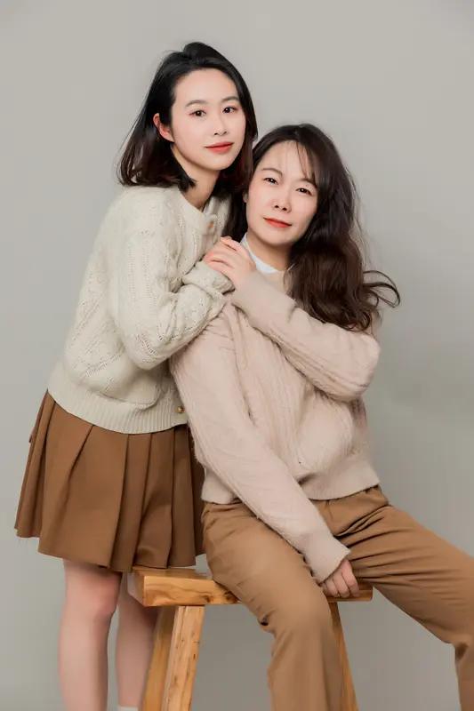 亲姐当了小三，和她决裂是不是对的，这事儿真难判断。我有个闺蜜也做了小三，当时劝她