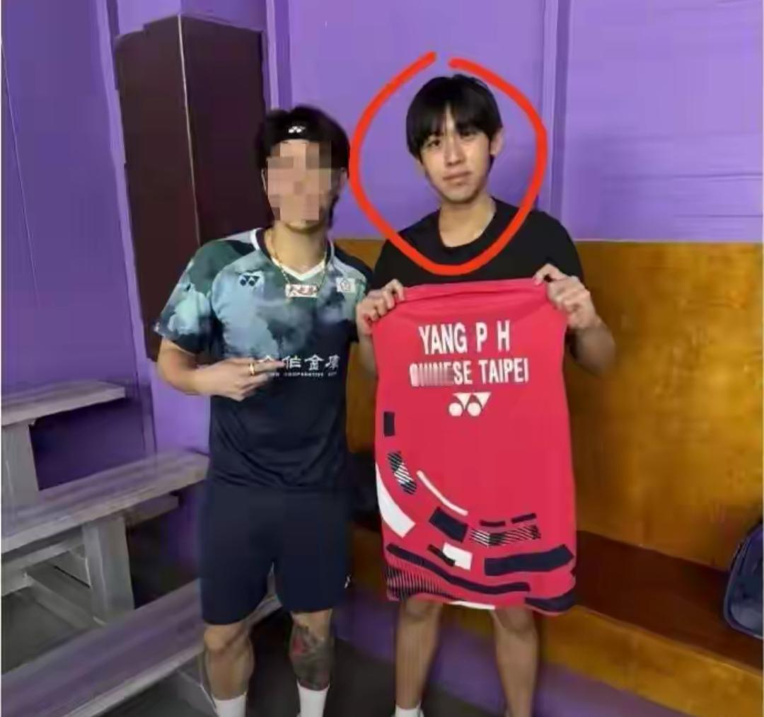 Kimi大量正脸照流出！身高1米8、嘴凸不像林志颖，下半张脸成败笔~等了