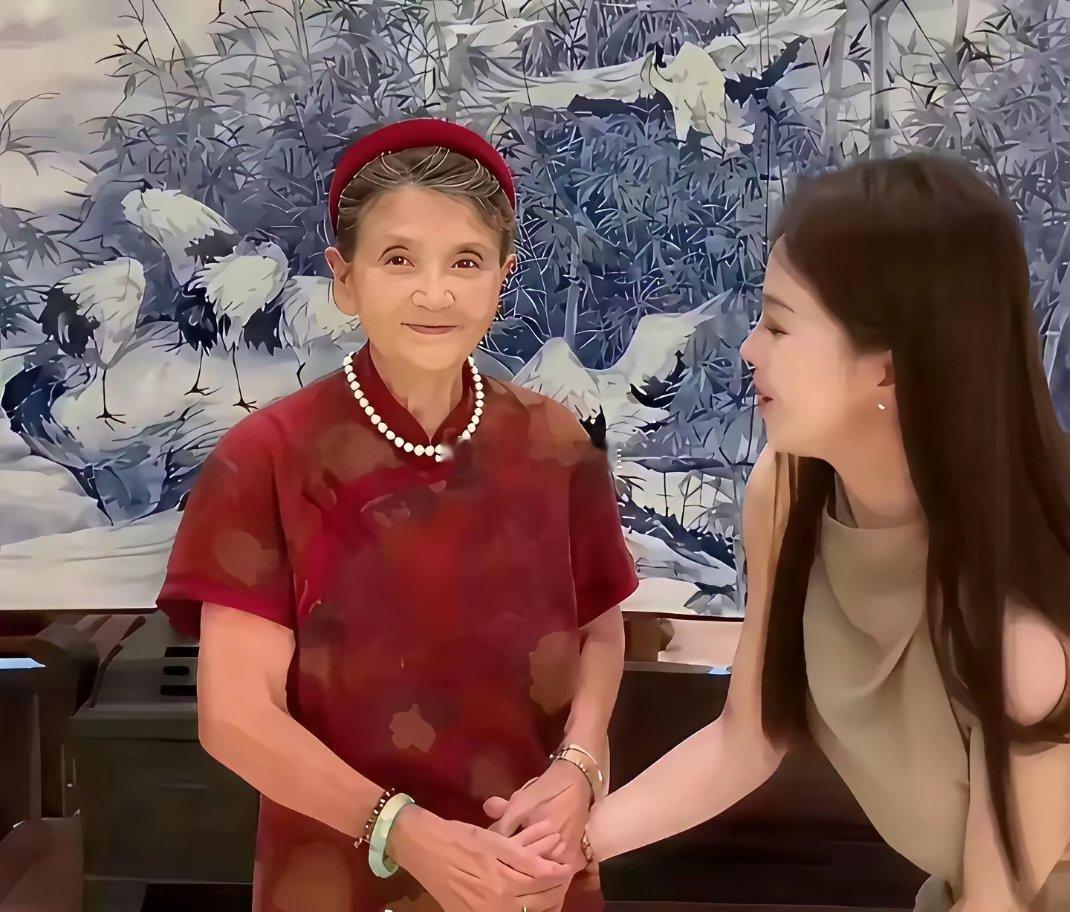 黄圣依离婚是正确的杨子的妈妈太会装了你看对儿子新女友有多满意​​​