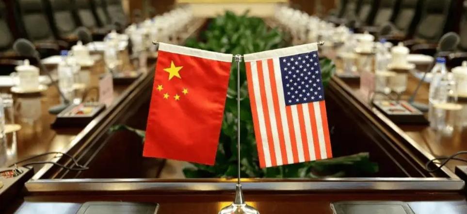 中国为什么不希望美国倒下？说白了，如果美国失去了“世界霸主”的位置，那么咱们极有