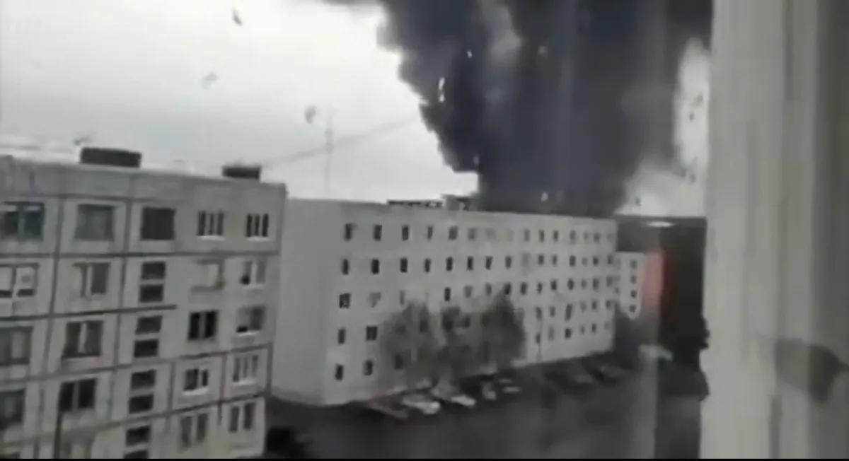 连核潜艇基地都敢打？看来这次乌克兰是想一举摧毁俄罗斯的战略打击力量！不仅对俄罗