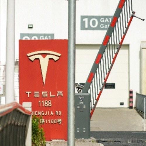 7761元就起诉！特斯拉硬刚无忧传媒，一个电话的事至于吗？咱说最近商界最让