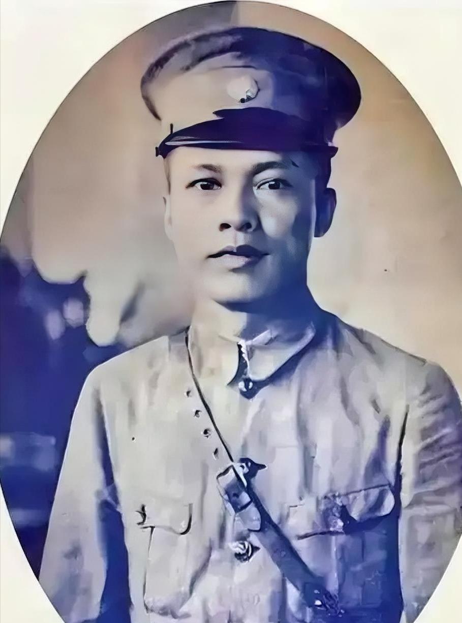 1941年，51岁的陈济棠携夫人，正坐在专机上，闭目养神，突然，被一名年轻女子喝