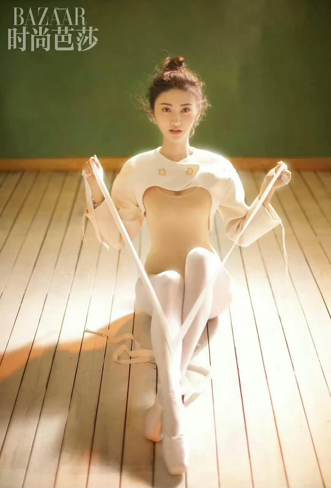 景甜很难翻身，还有一层现实原因：颜值下滑得很明显。褪去从前权势加持的光环之后，整