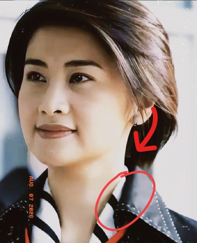 2000年，知名主持人吴小莉到浙江回乡探亲，亲眼目睹了自己同父异母的哥哥，家徒四