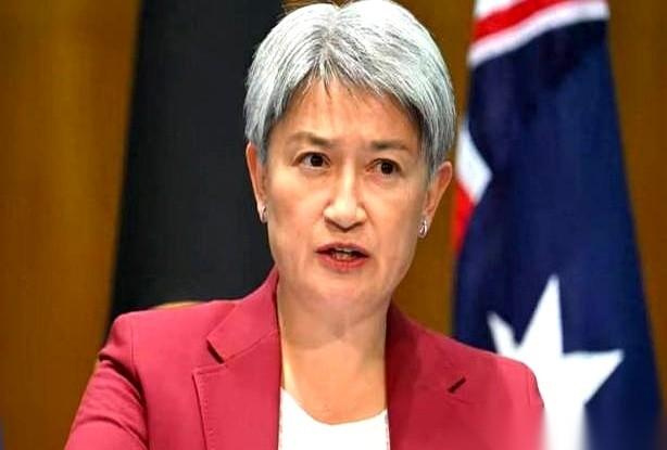 就四个钟头，你说逗不逗？咱们这边刚跟邻居们打完招呼，说“嘿，哥几个，我准备在后