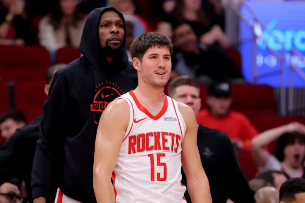 谢泼德真实命中率只有56%，联盟排名250名左右，从这一点上他基本就不可能打出来