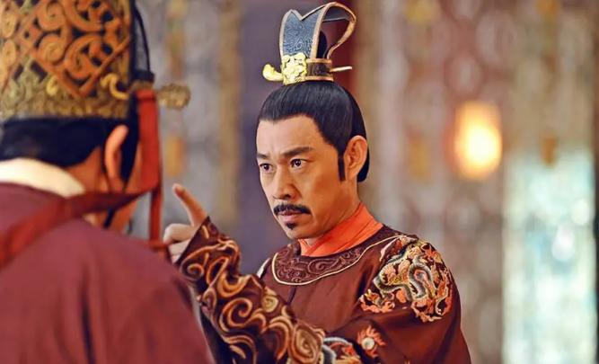 李世民和唐俭下棋，输得非常惨。恼怒至极的李世民对身后的尉迟恭说："明天你参唐俭一