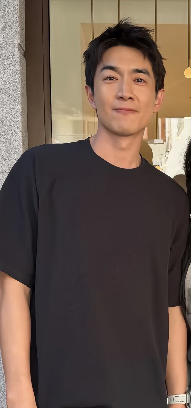 我从来就不信他能有什么不好，直觉，当我躺在病床上看到“地球上第一步电视剧”的时候，虽然开始还没太大感