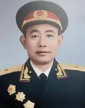 1951年，志愿军师长黄朝天违抗军令，率9000残兵掉头杀向3万美军，13天后李