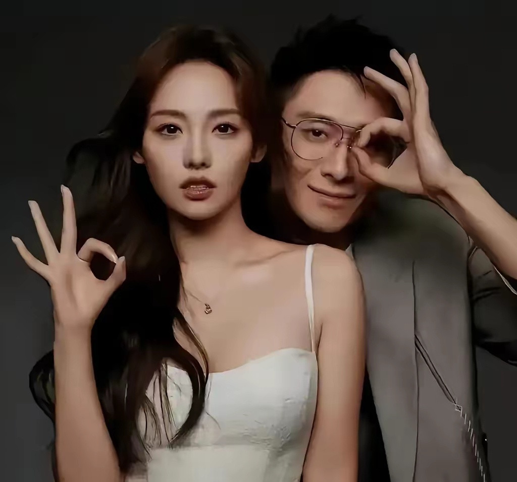 女网红回应与买超恋情买超刚办完离婚手续，就被拍到跟网红司晓迪一起逛画廊。照片里两