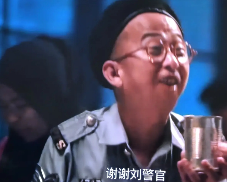 《狮城山海》里的全体演员演技在线，每个角色都相当出彩。就拿苟警官这个角色来说，人